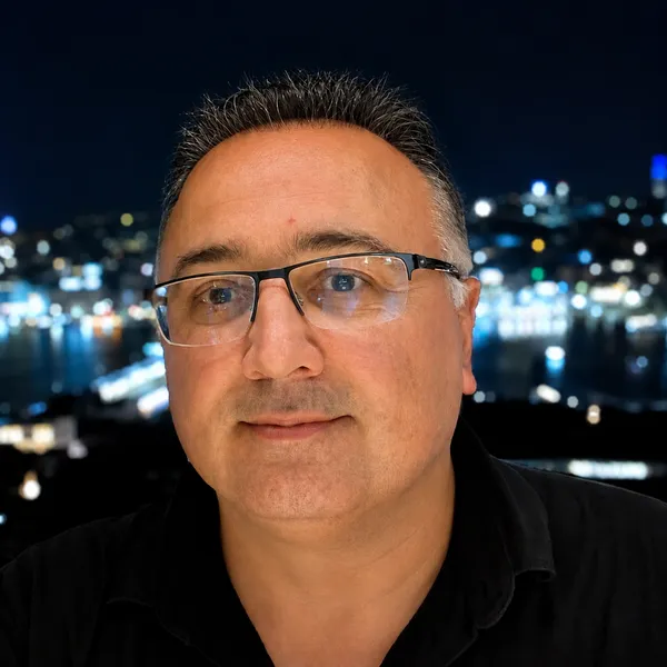 Serkan Uslubas – Energieberater im Beratungsgespräch